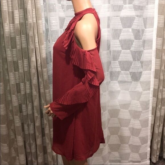 Solid Pleat Ruffle Trim Cold Shoulder Top                  - Picture 4 of 4